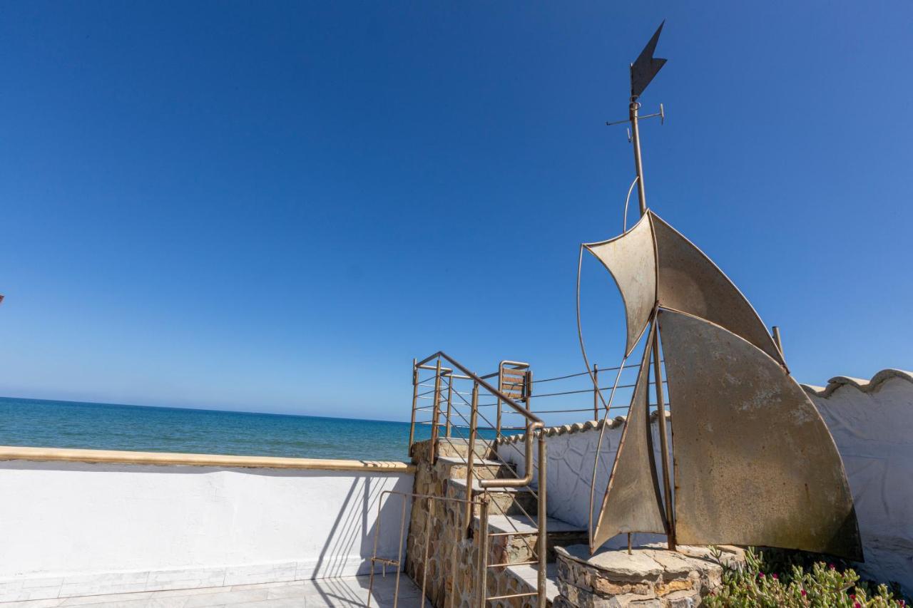 Вилла Casa Vacanza Barbera - In Riva Al Mare Траппето Экстерьер фото