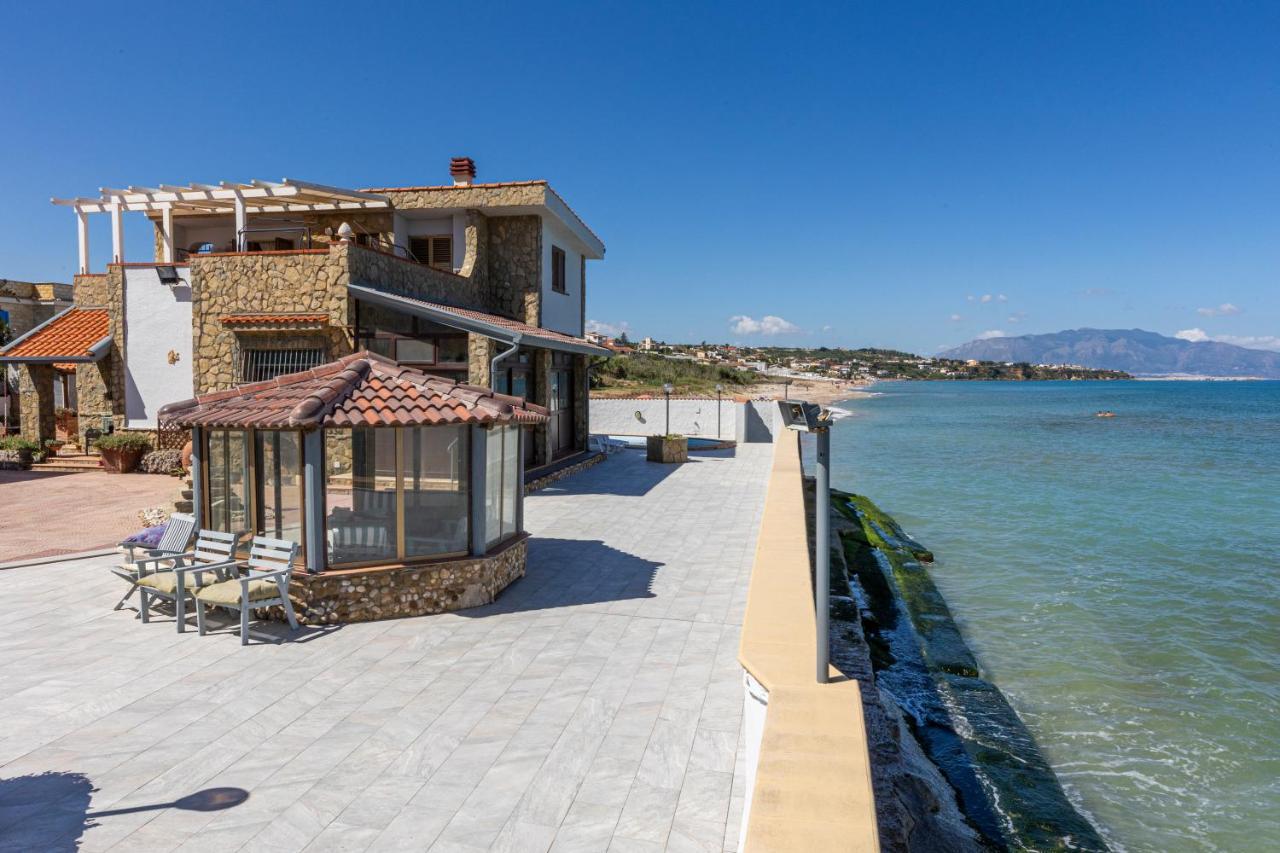 Вилла Casa Vacanza Barbera - In Riva Al Mare Траппето Экстерьер фото