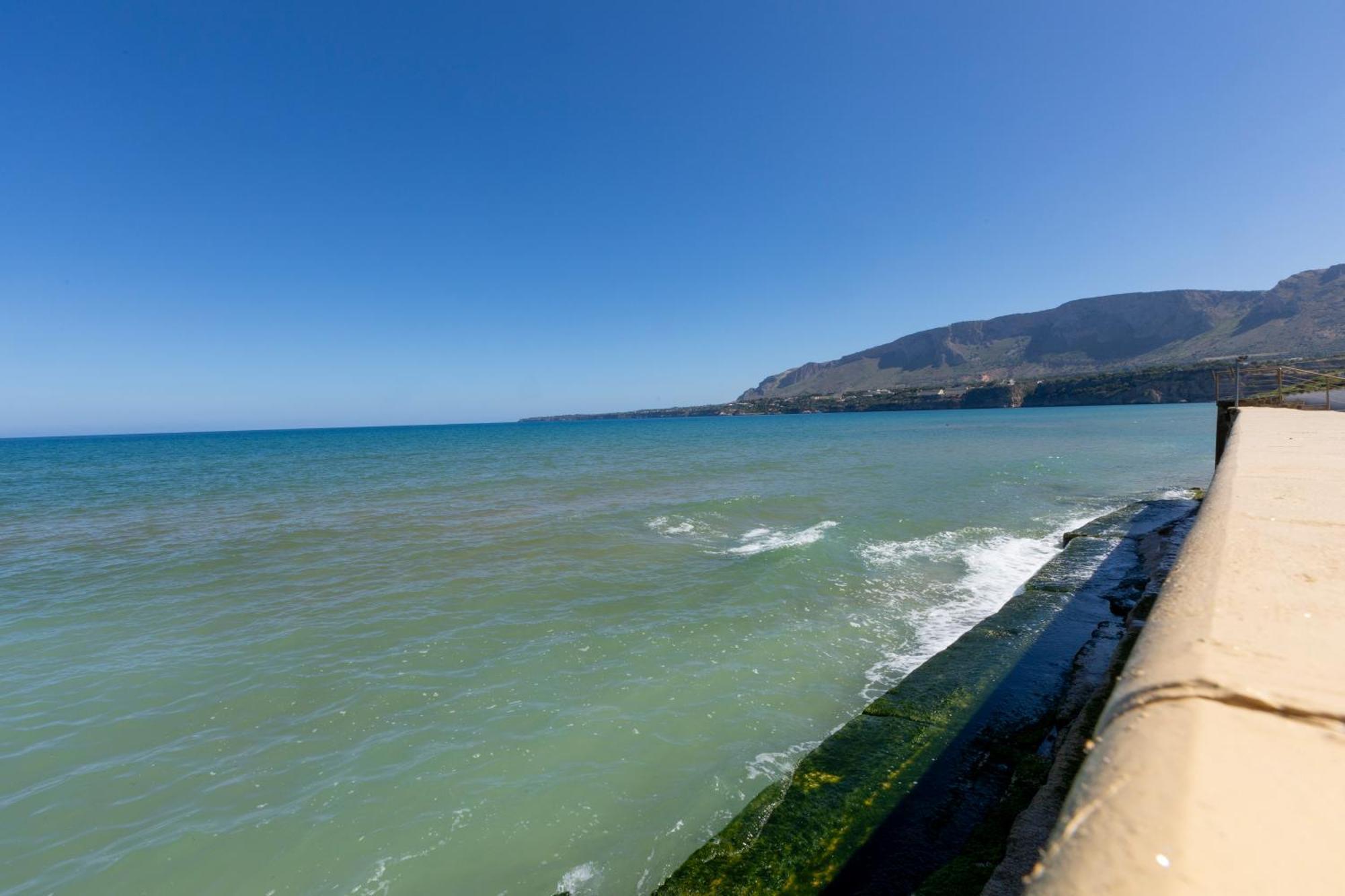 Вилла Casa Vacanza Barbera - In Riva Al Mare Траппето Экстерьер фото