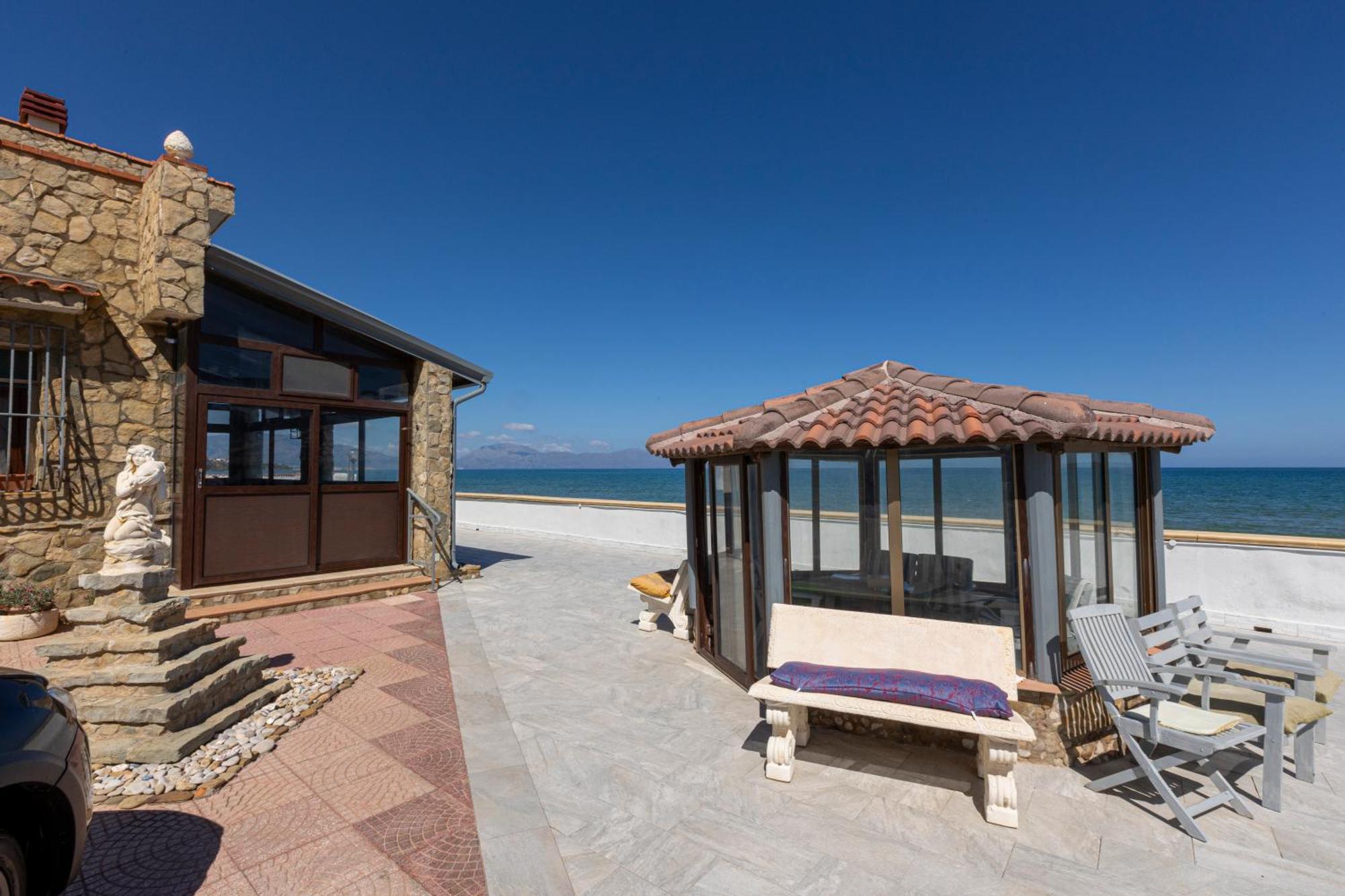 Вилла Casa Vacanza Barbera - In Riva Al Mare Траппето Экстерьер фото