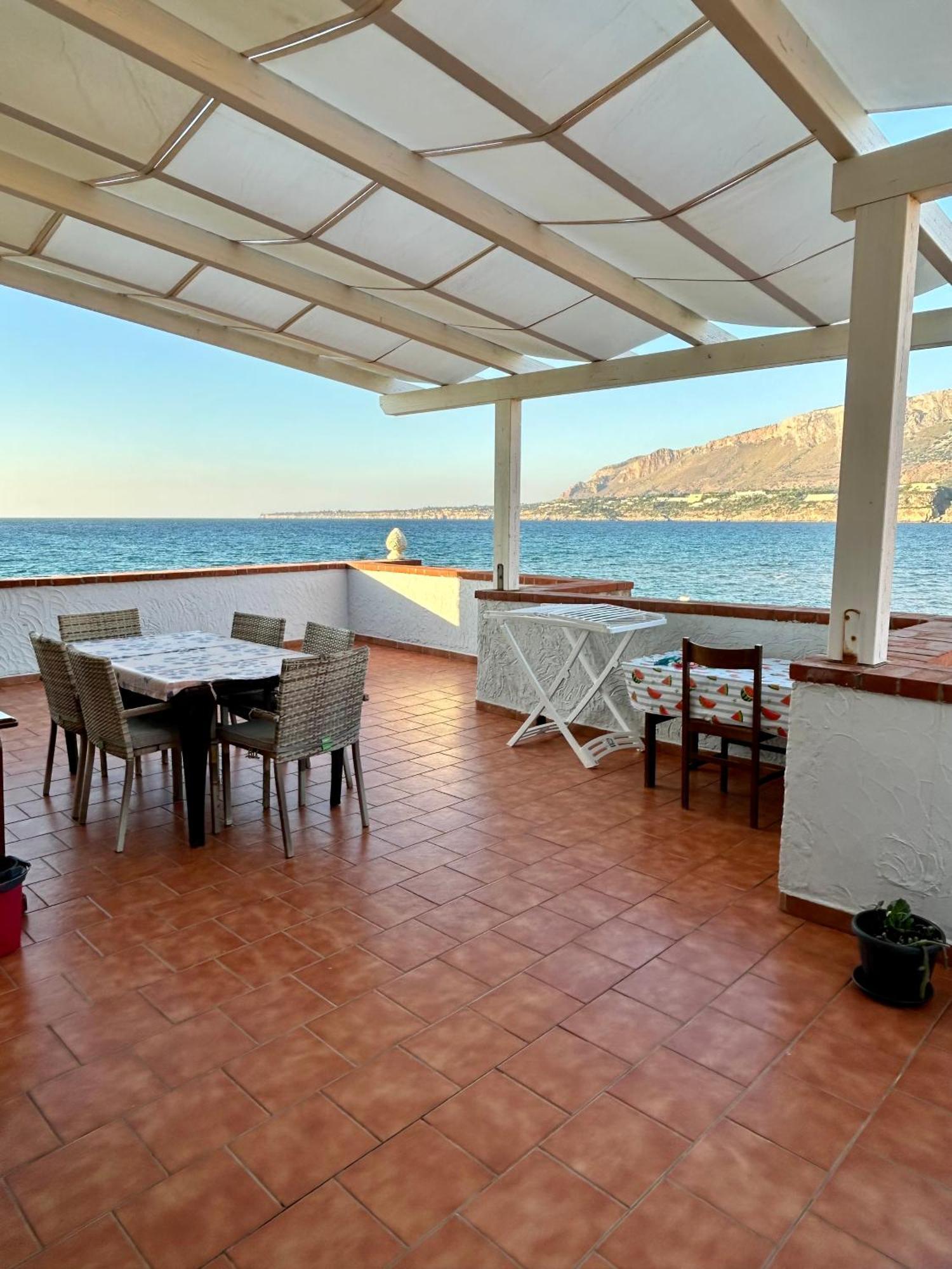Вилла Casa Vacanza Barbera - In Riva Al Mare Траппето Экстерьер фото