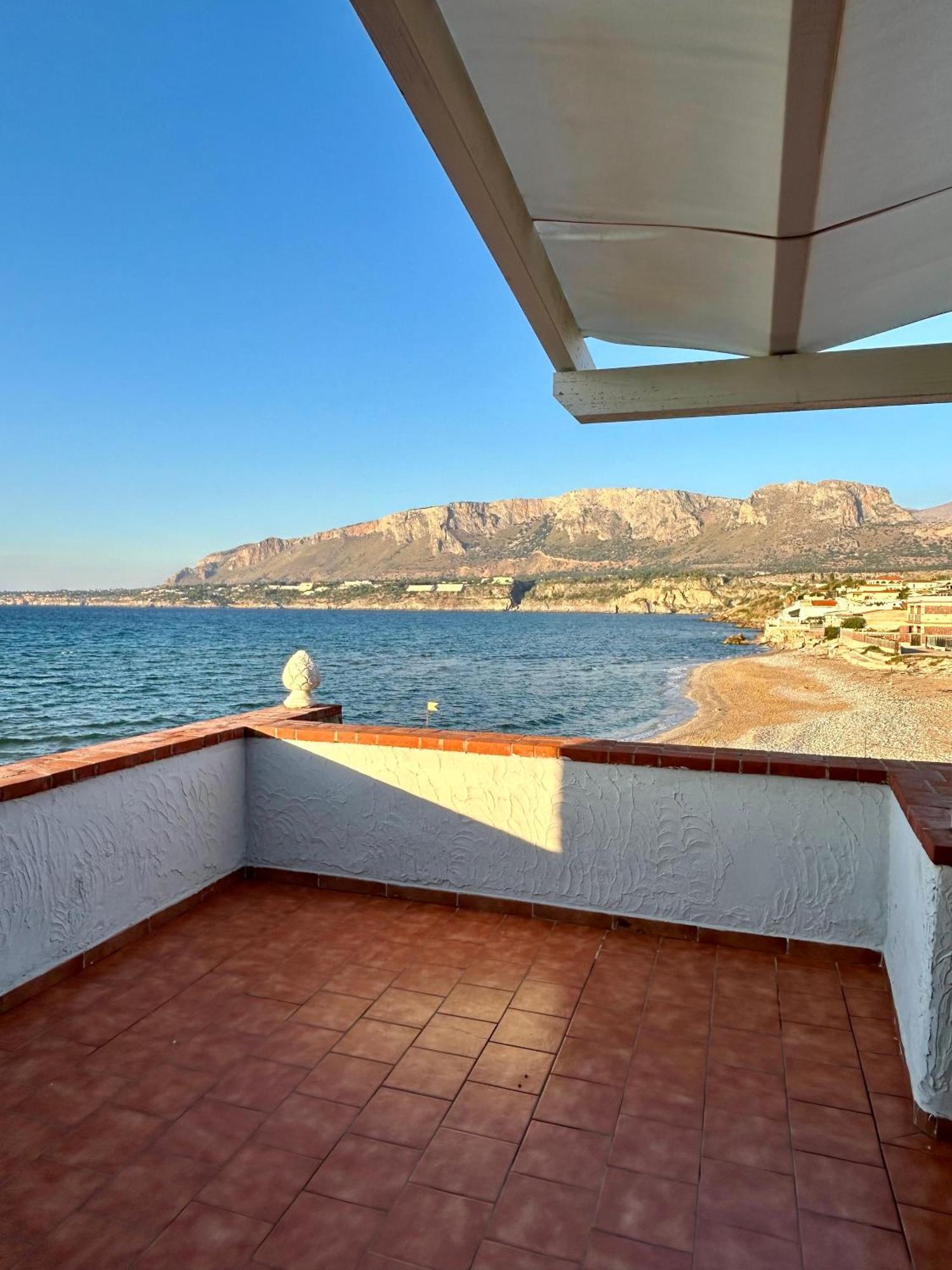 Вилла Casa Vacanza Barbera - In Riva Al Mare Траппето Экстерьер фото