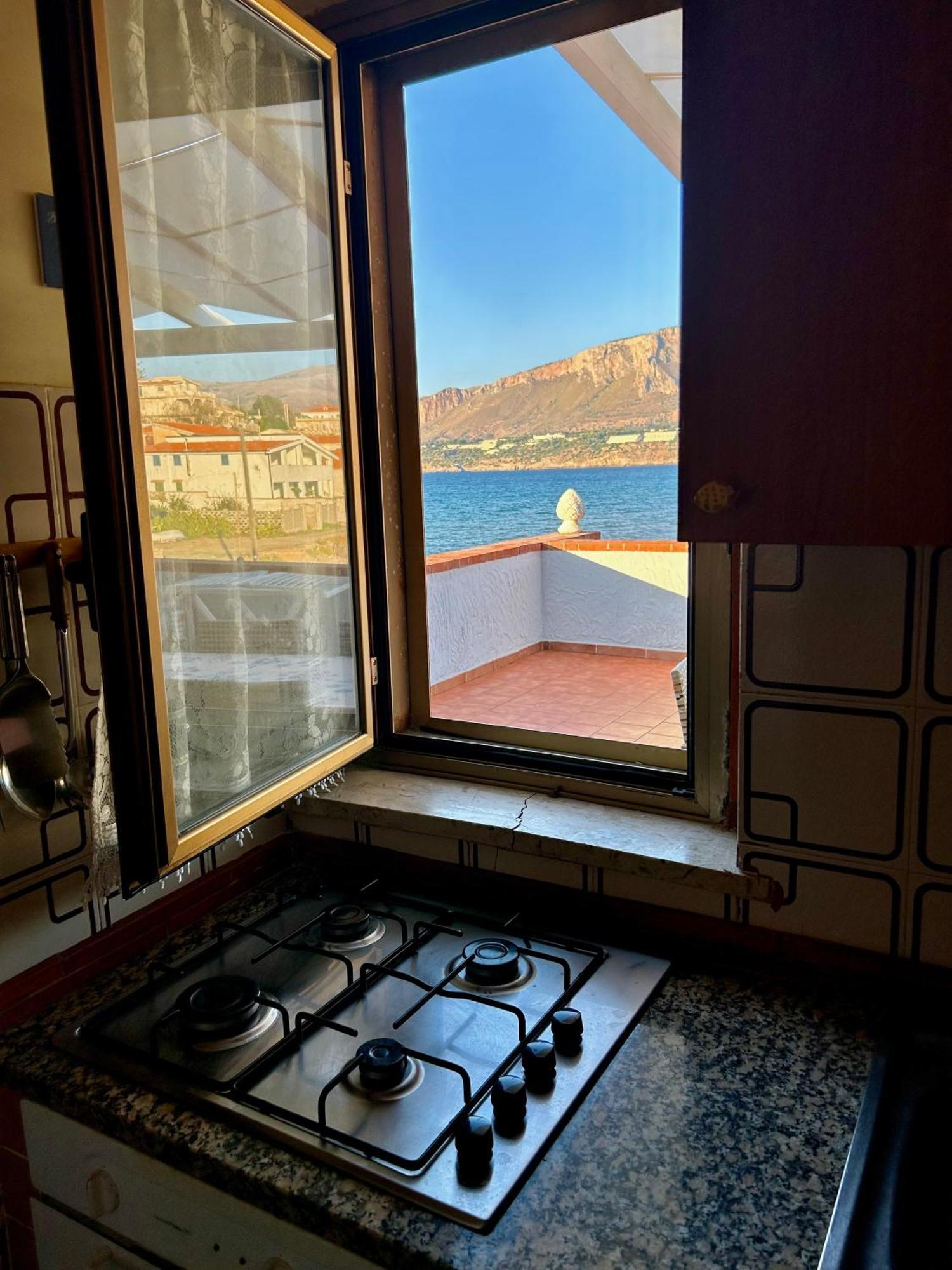 Вилла Casa Vacanza Barbera - In Riva Al Mare Траппето Экстерьер фото