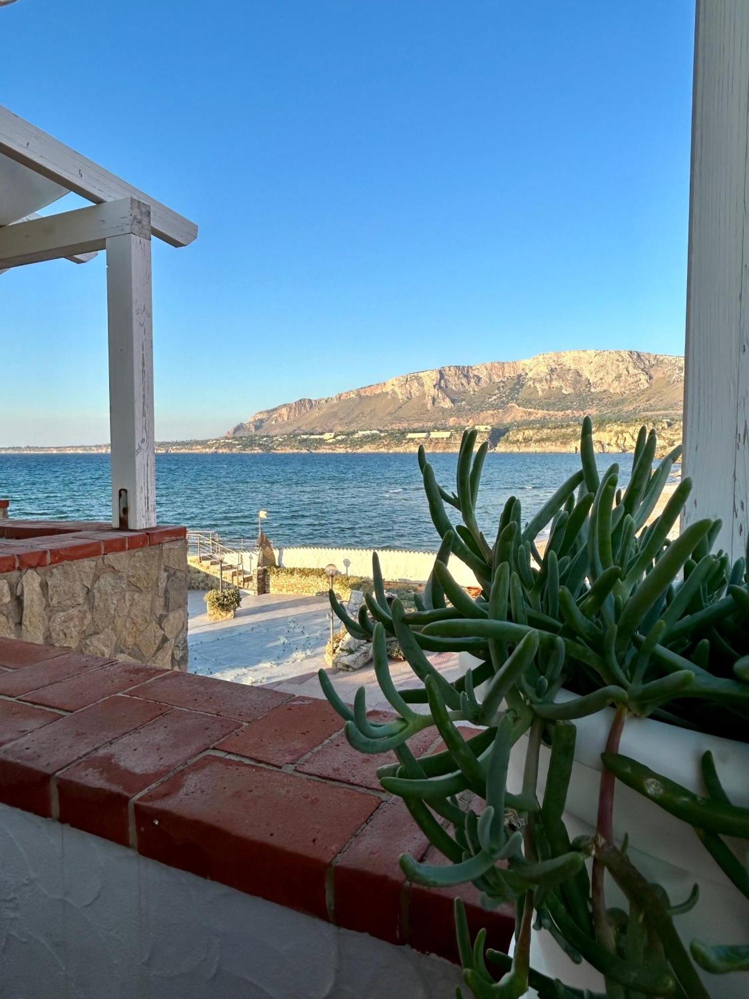 Вилла Casa Vacanza Barbera - In Riva Al Mare Траппето Экстерьер фото