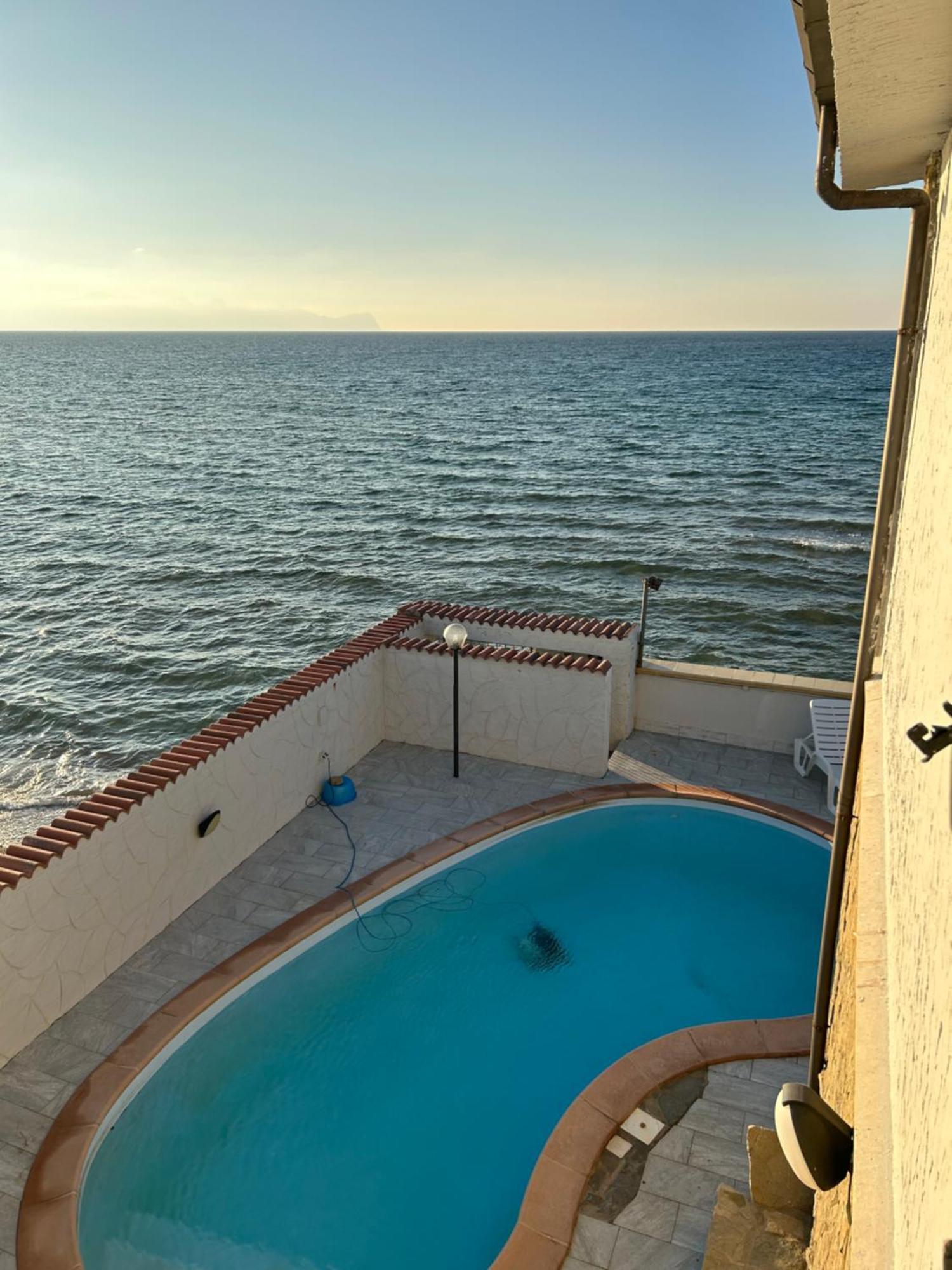 Вилла Casa Vacanza Barbera - In Riva Al Mare Траппето Экстерьер фото
