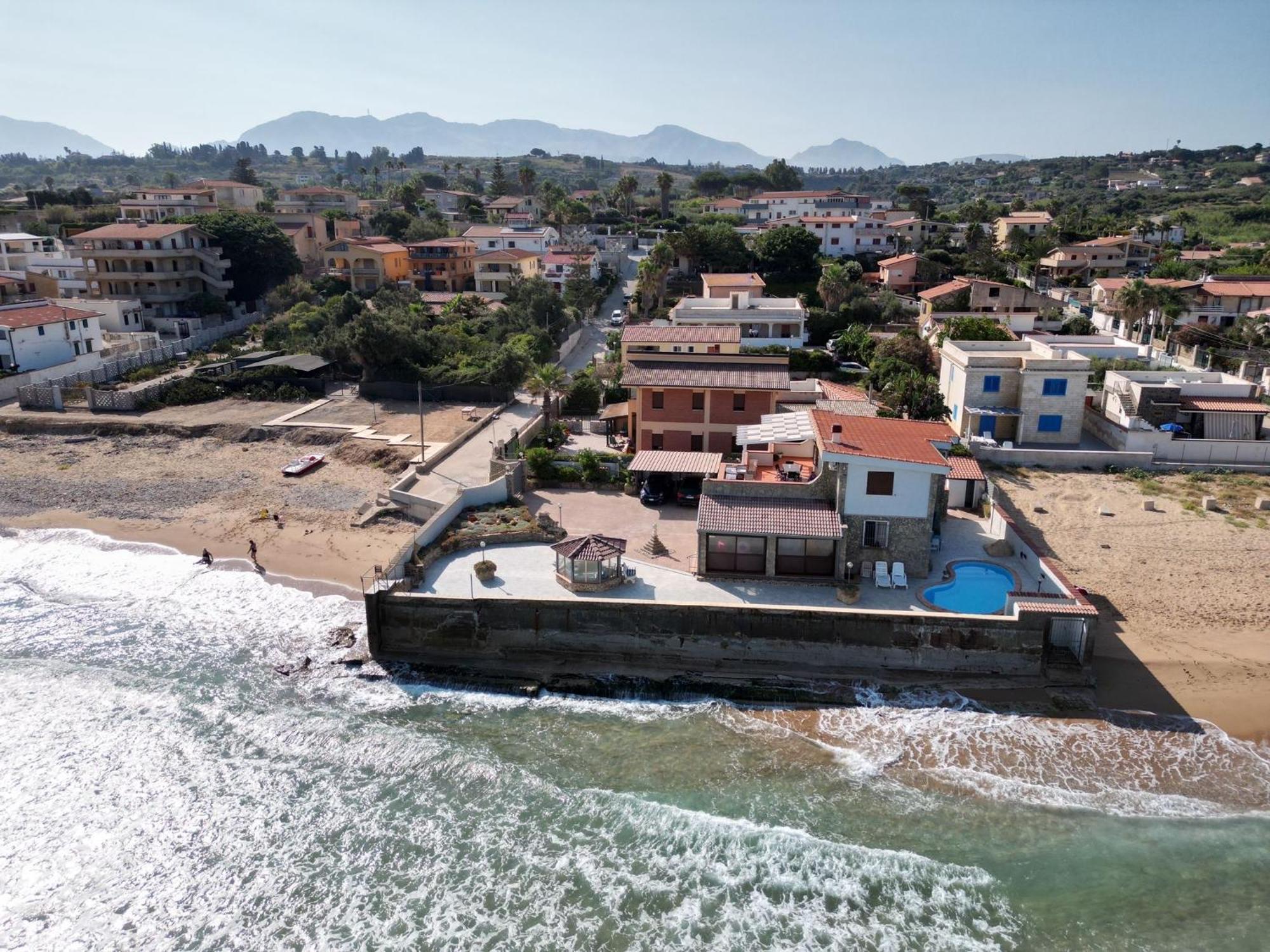 Вилла Casa Vacanza Barbera - In Riva Al Mare Траппето Экстерьер фото